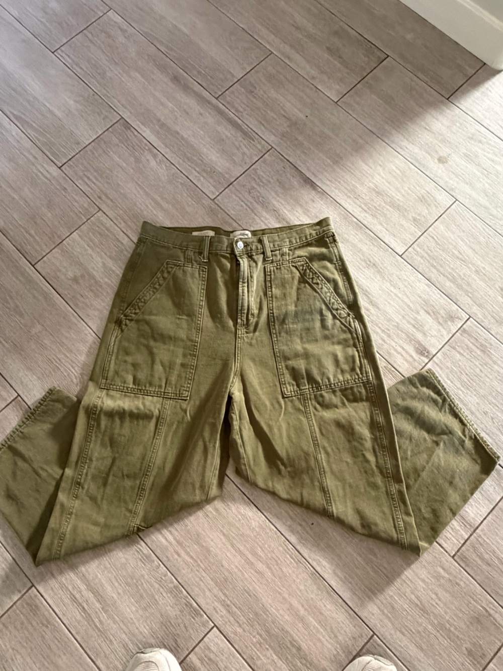 Universal Thread Olive Barrel Jeans